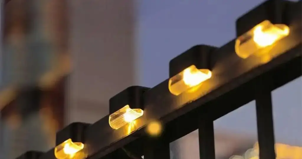 Neo Elect Solar Fence Light Pack of 8