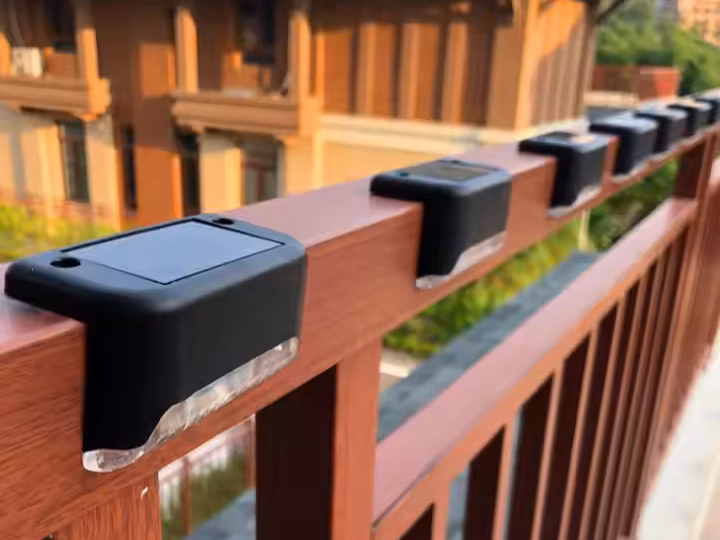 Neo Elect Solar Fence Light Pack of 16