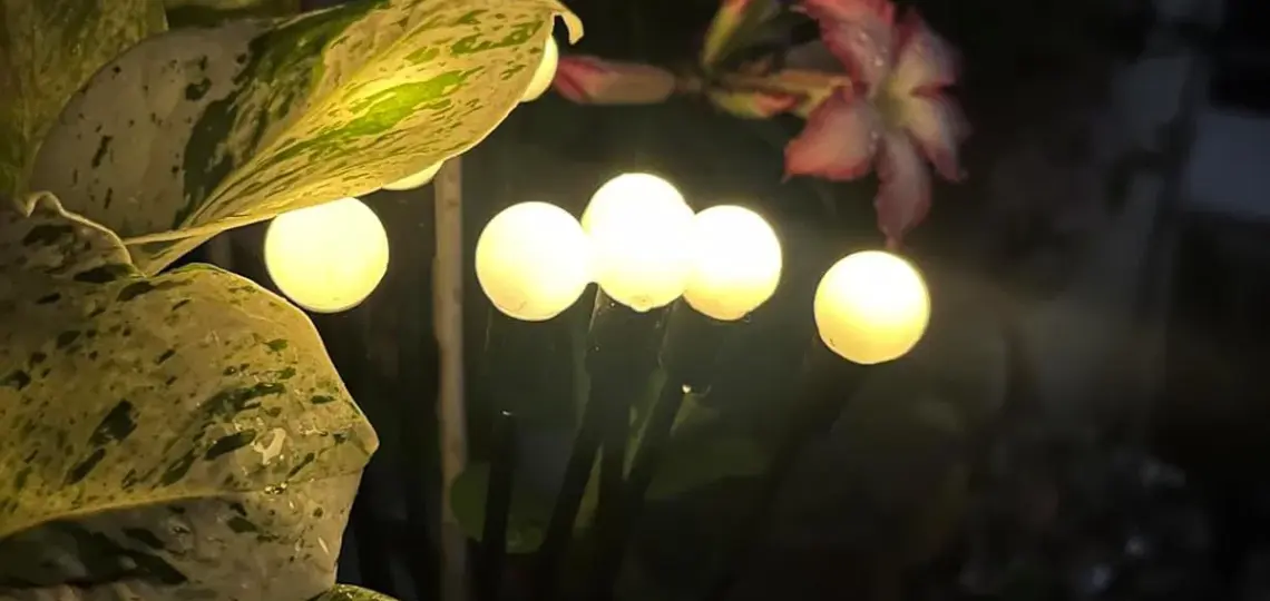 Neo Elect Solar FireFly Light